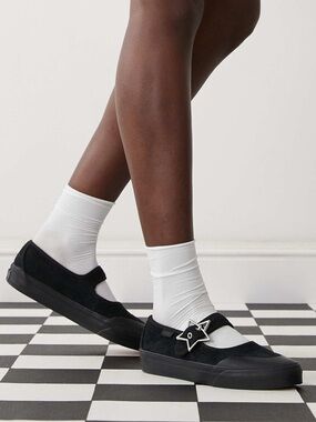 NEW Women VANS Mary Jane trendy sneakerina shoes suede Black Star Buckle Sz 7.5